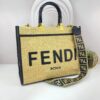 حقيبة يد ذهبي وأسود فيندي FENDI